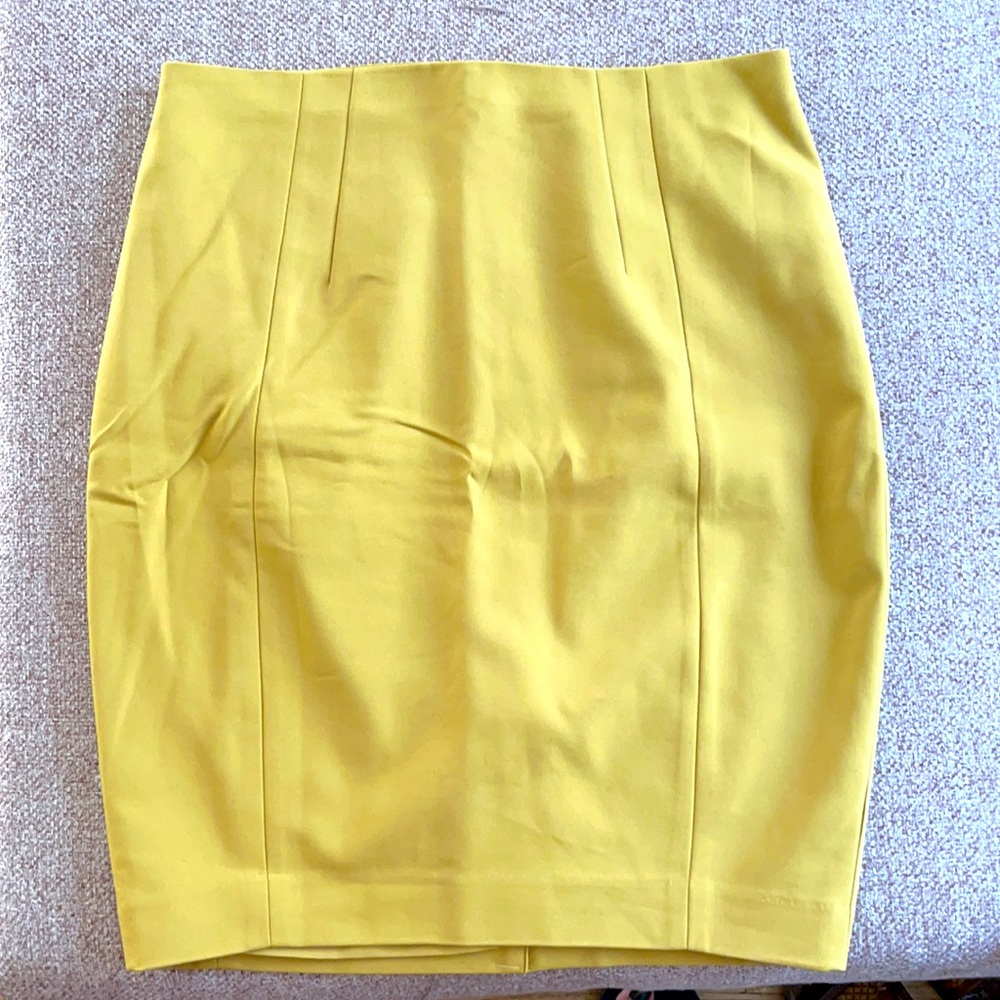 Express, size 6, mustard yellow